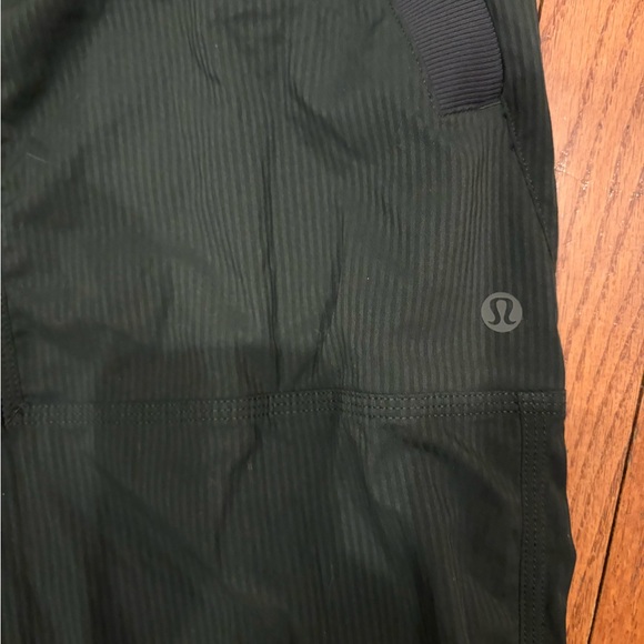 Lululemon Dance Studio Green Pants 10 - Picture 4 of 7